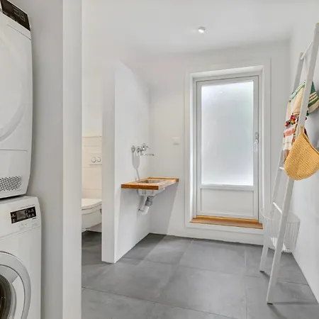 Moderne Med Havutsikt 5 Min Fra Krs Sentrum Med 4 Soverom Κρίστιανσαντ