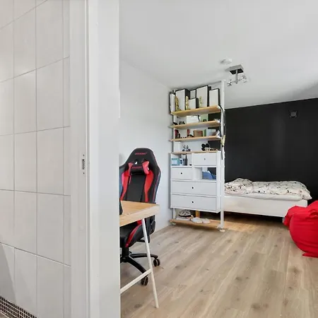 Moderne Med Havutsikt 5 Min Fra Krs Sentrum Med 4 Soverom *
