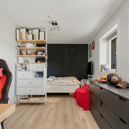 Moderne Med Havutsikt 5 Min Fra Krs Sentrum Med 4 Soverom Βίλα