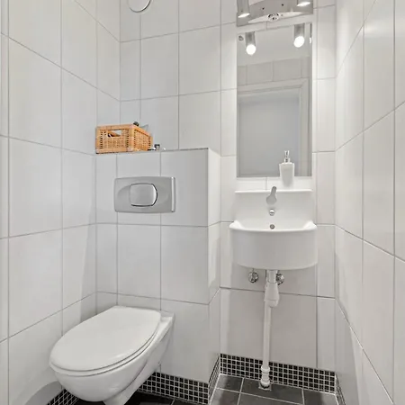 Βίλα Moderne Med Havutsikt 5 Min Fra Krs Sentrum Med 4 Soverom *
