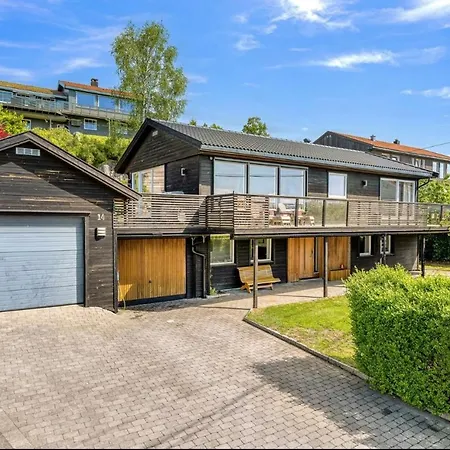 Villa Moderne Med Havutsikt 5 Min Fra Krs Sentrum Med 4 Soverom Kristiansand